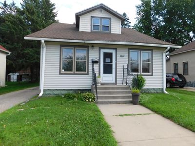 1241 Other, House other with 3 bedrooms, 2 bathrooms and null parking in Stevens Point WI | Image 1