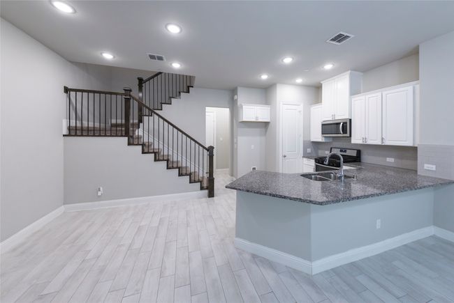 1571 Windermere Way, Townhouse with 3 bedrooms, 3 bathrooms and null parking in Farmers Branch TX | Image 9