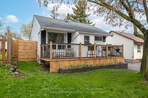 34 Maple St, Ajax, ON, L1S1V7 | Card Image