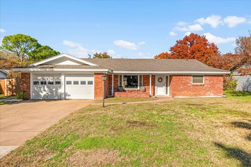 1913 Yucca Trl, Hurst, TX, 76054-3145 | Card Image