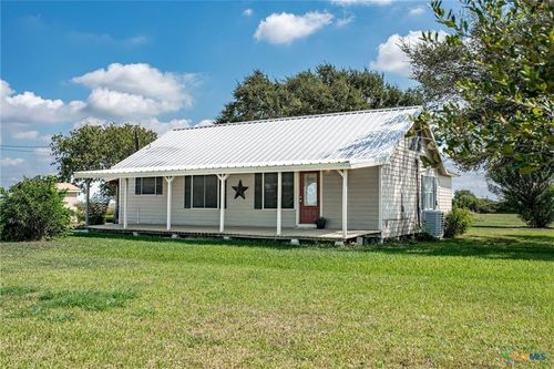 27 Hengst Rd, Port Lavaca, TX, 77979-5606 | Card Image