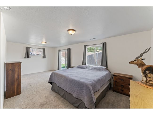 1019 Azure Way, House other with 3 bedrooms, 2 bathrooms and 2 parking in Eagle Point OR | Image 19