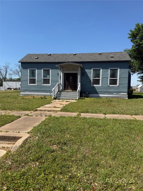 507 E Logan St, Calvert, TX, 77837-8226 | Card Image