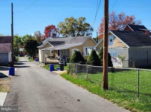 305 Dewhirst Avenue, NEW BRIGHTON, PA, 15066 | Card Image