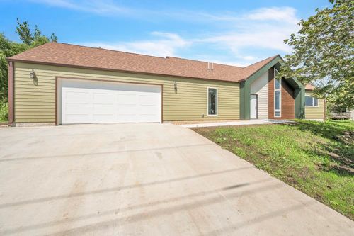 240 28th St, Milford, IA, 51351-7443 | Card Image