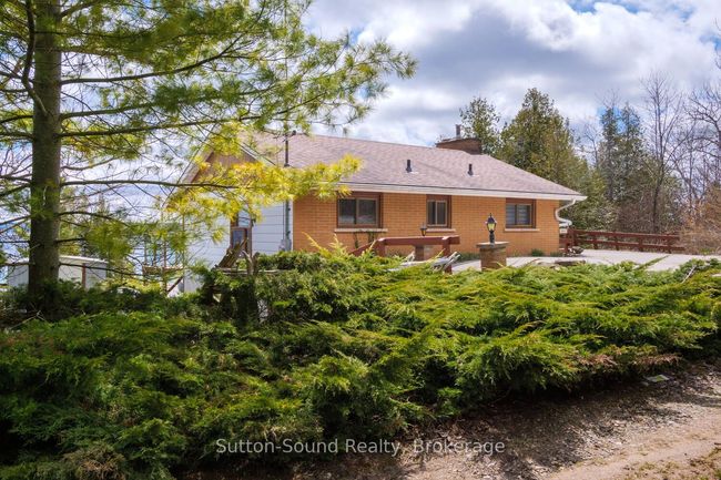 505405 Grey Rd 1, House other with 3 bedrooms, 2 bathrooms and 3 parking in Kemble ON | Image 4