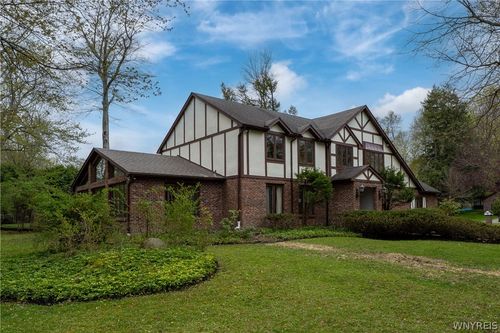 121 Deer Run, Amherst, NY, 14221 | Card Image