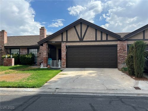 6509 Brushwood Ln, Las Vegas, NV, 89107-1057 | Card Image