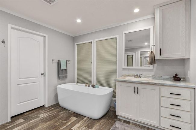 1411 Vogelsang Rd, Home with 3 bedrooms, 2 bathrooms and 3 parking in Columbus TX | Image 13