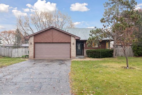 9863 Hamline Ave N, Circle Pines, MN, 55014-2614 | Card Image