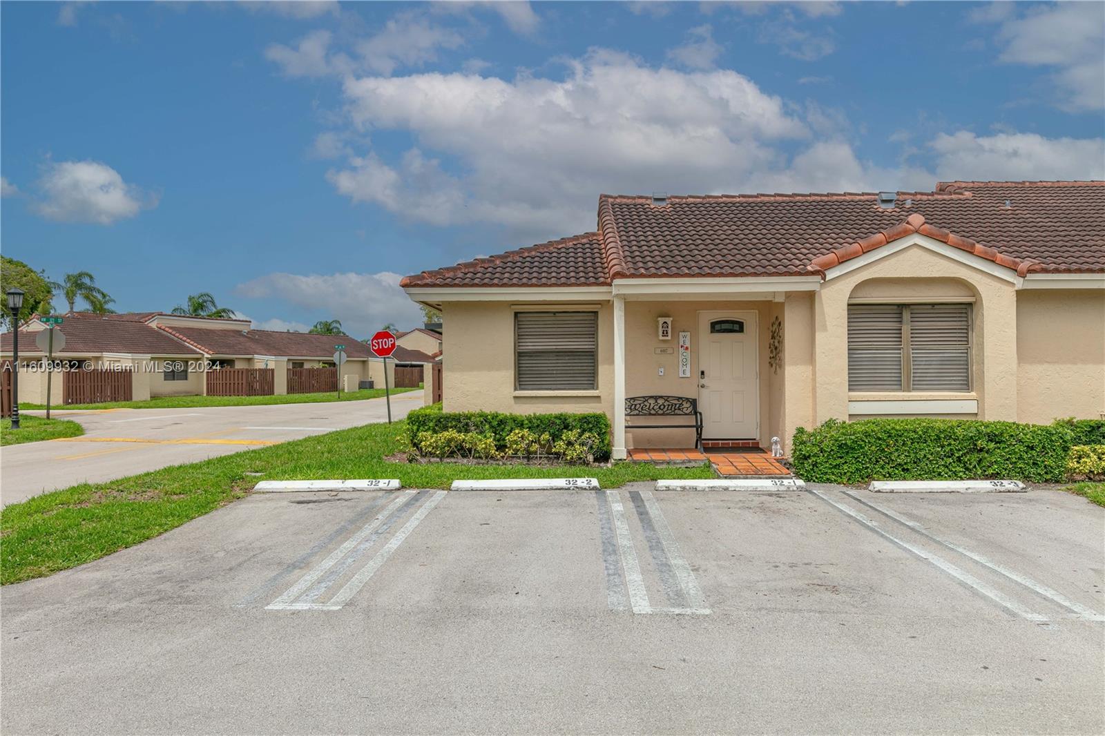 171st St, Hialeah, FL 33015