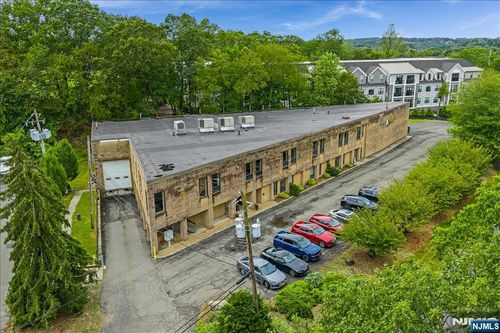 3 Tice Rd, Franklin Lakes, NJ, 07417-1326 | Card Image