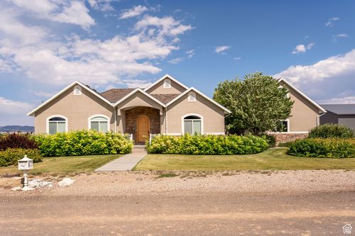 872 N 2000 W, Vernal, UT, 84078-8320 | Card Image