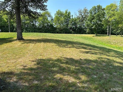 475 Joseph Dr, Pocahontas, IL, 62275-4400 | Card Image