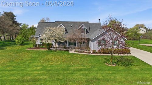 9514 Aspen View Dr, Grand Blanc, MI, 48439-7382 | Card Image