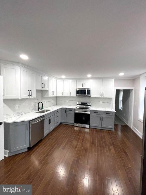 2517 E Somerset St, PHILADELPHIA, PA, 19134-4730 | Card Image