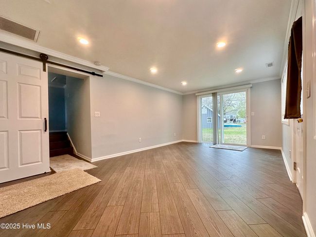 Living Space 2 looking to back yard | Image 33