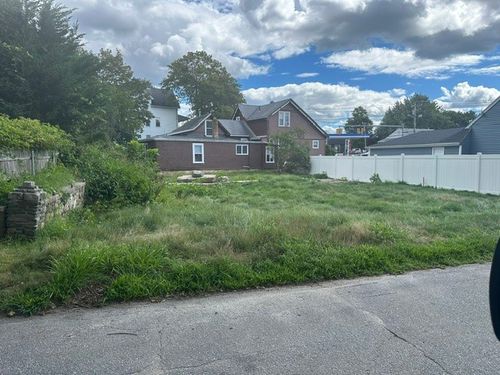 11 Houtman Ave, Cumberland, RI, 02864-2110 | Card Image