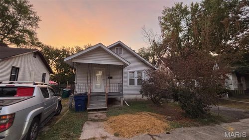 3320 Dix Ave, Saint Louis, MO, 63114-2902 | Card Image