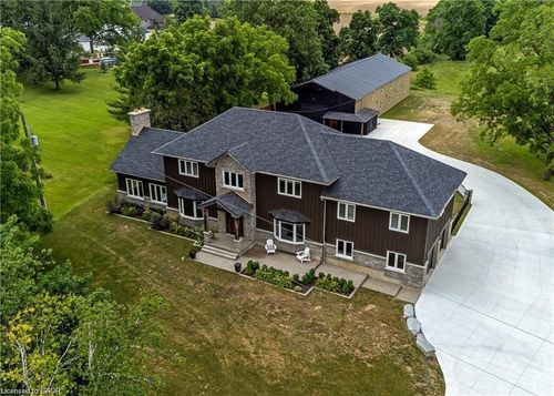 2210 54 Highway, Caledonia, ON, N3W1Y4 | Card Image