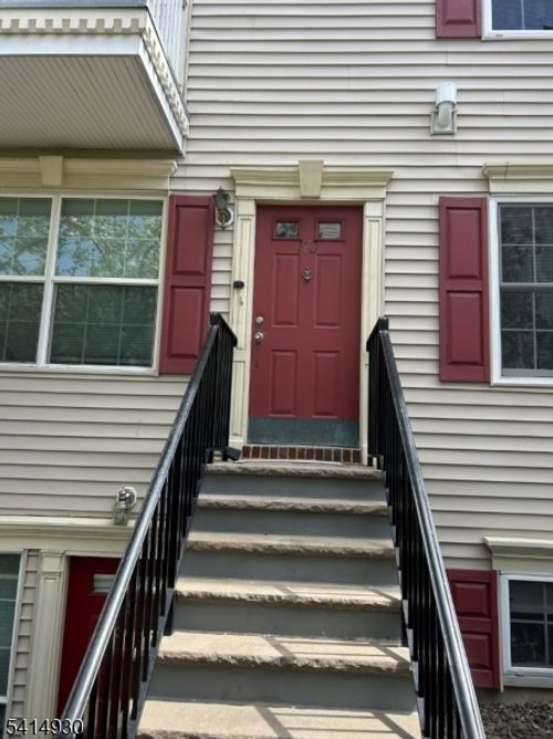 110 Vaughan Dr, Newark, NJ, 07103-3469 | Card Image