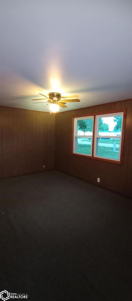 1723 2nd St, Boone, IA, 50036-4310 | Card Image