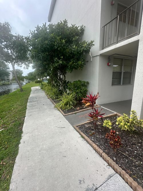 132-4850 Nw 29th Ct, Lauderdale Lakes, FL, 33313-1640 | Card Image