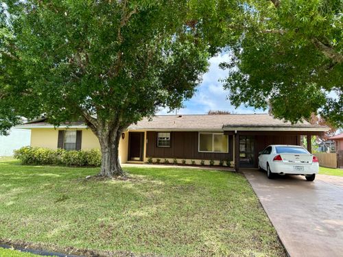 532 Se Brookside Ter, Port St. Lucie, FL, 34983-2206 | Card Image