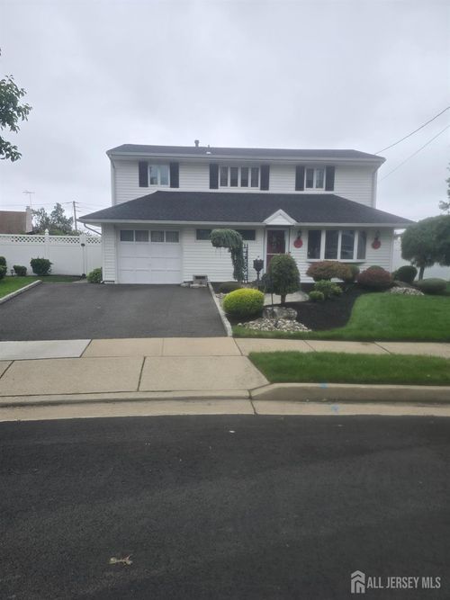 101 Whitman St, Carteret, NJ, 07008-1835 | Card Image