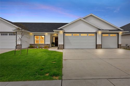 413 15th Ave Sw, Mount Vernon, IA, 52314-4714 | Card Image