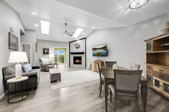 105 Community Dr, Condo with 3 bedrooms, 3 bathrooms and null parking in FALL RIVER WI | Image 10