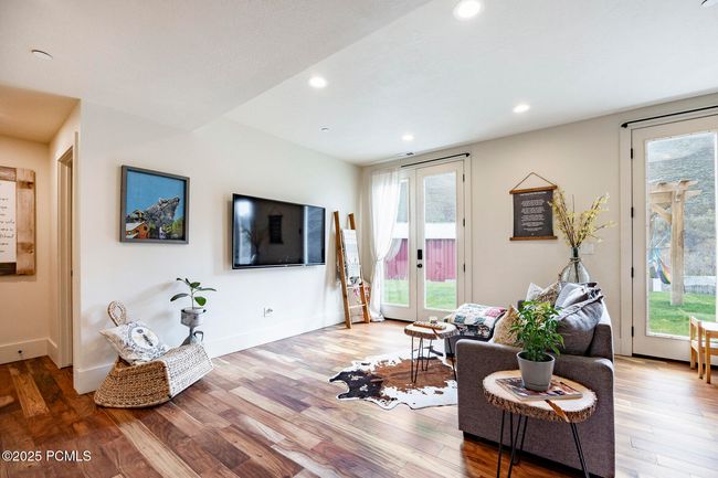 4611 S Cove Ln, Home with 3 bedrooms, 3 bathrooms and null parking in Daniel UT | Image 41
