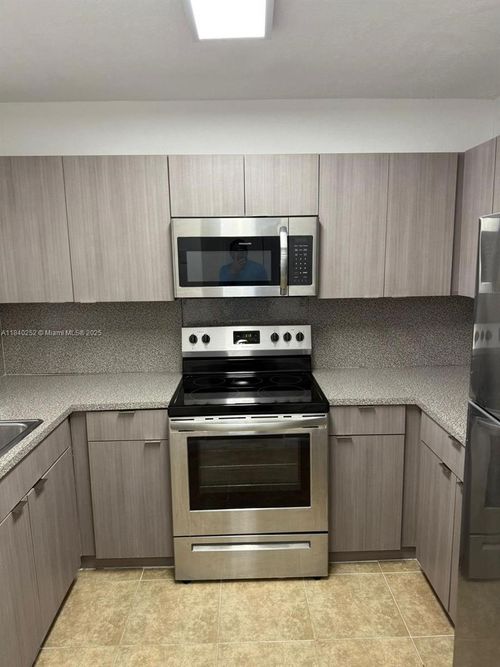 apt-403-13685 Ne 10th Ave, North Miami, FL, 33161-3858 | Card Image