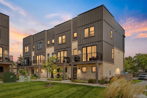 1055 Hampton Cir, Detroit, MI, 48207-5069 | Card Image