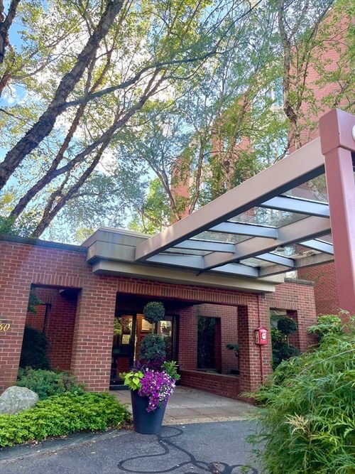 60-3d-99 Florence St, Chestnut Hill, MA, 02467-1935 | Card Image