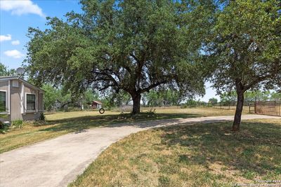 10653 S Foster Road, House other with 3 bedrooms, 2 bathrooms and null parking in San Antonio TX | Image 3