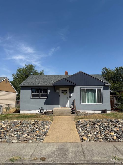 835 12th St, Clarkston, WA, 99403-2212 | Card Image