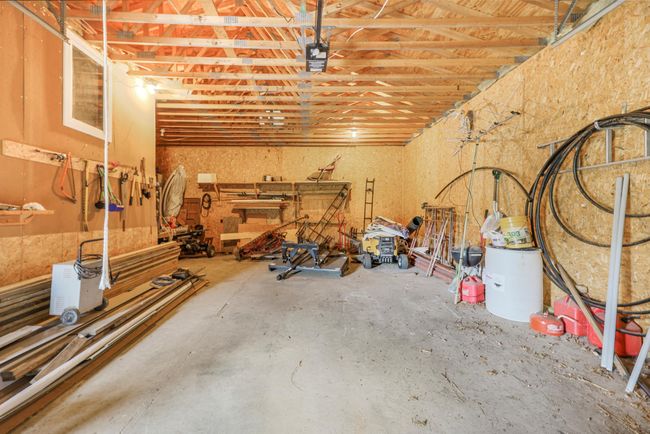 Interior detached garage | Image 52