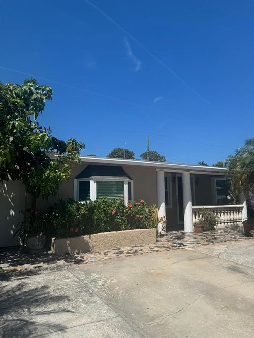 5106 Gateway Dr, TAMPA, FL, 33615-4623 | Card Image