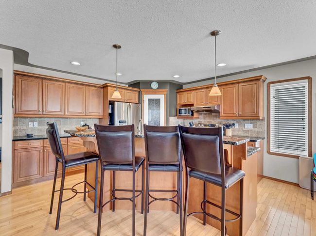 9 Sundown Close Sw, Home with 4 bedrooms, 3 bathrooms and 4 parking in Medicine Hat AB | Image 9