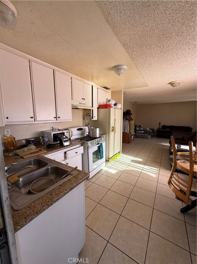 663 W 14th St, Home with 7 bedrooms, 4 bathrooms and null parking in San Bernardino CA | Image 30
