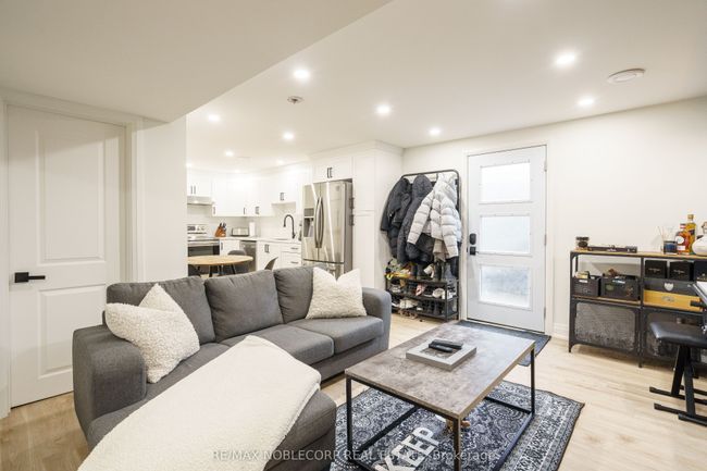 115 William Roe Blvd, House other with 5 bedrooms, 3 bathrooms and 3 parking in Newmarket ON | Image 31