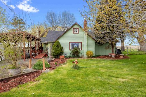 57904 N East Roza Rd, Benton City, WA, 99320-8693 | Card Image