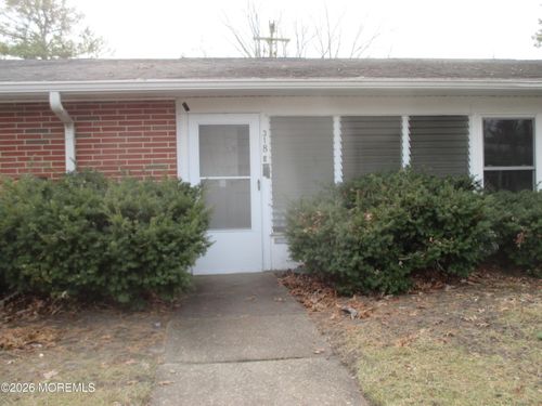 318 Coventry Court, Lakewood, NJ, 08701 | Card Image