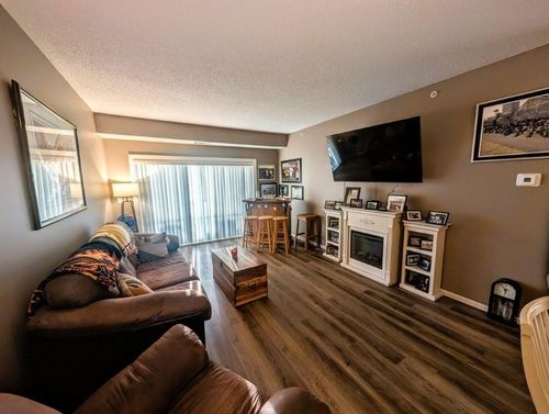 316-2231 Penn Pl, North Saint Paul, MN, 55109-2962 | Card Image