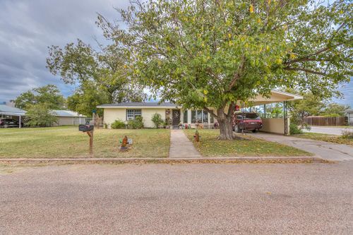 200 S Largent Ave, Ballinger, TX, 76821 | Card Image