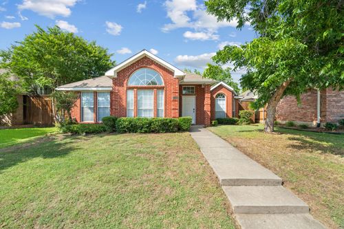 2145 Chapman Dr, Carrollton, TX, 75010-4160 | Card Image
