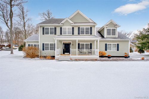31 Dew Drop Ln, East Fishkill, NY, 12533-8215 | Card Image