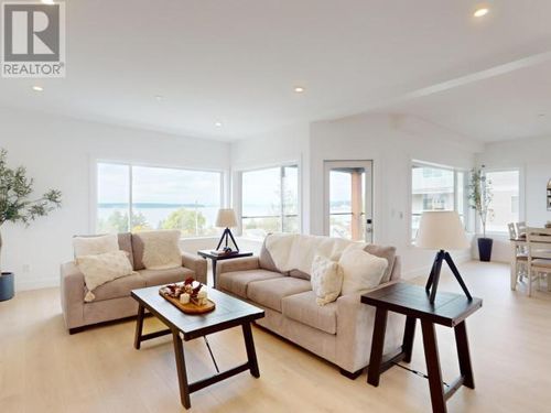 6900 Burnaby St, Powell River, BC, V8A1Y9 | Card Image