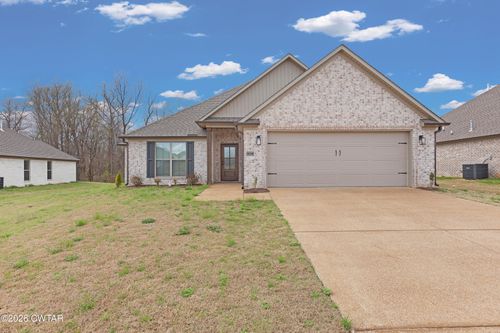 404 Fairway Blvd, Jackson, TN, 38305-8040 | Card Image